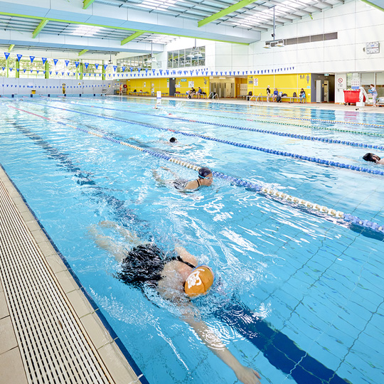  50m pool with lap swimmers
